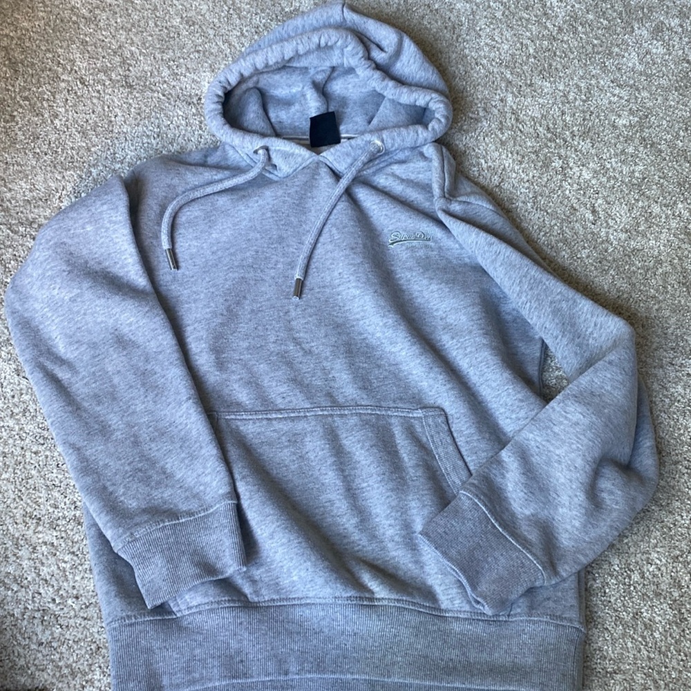 Super dry men’s medium sweat shirt